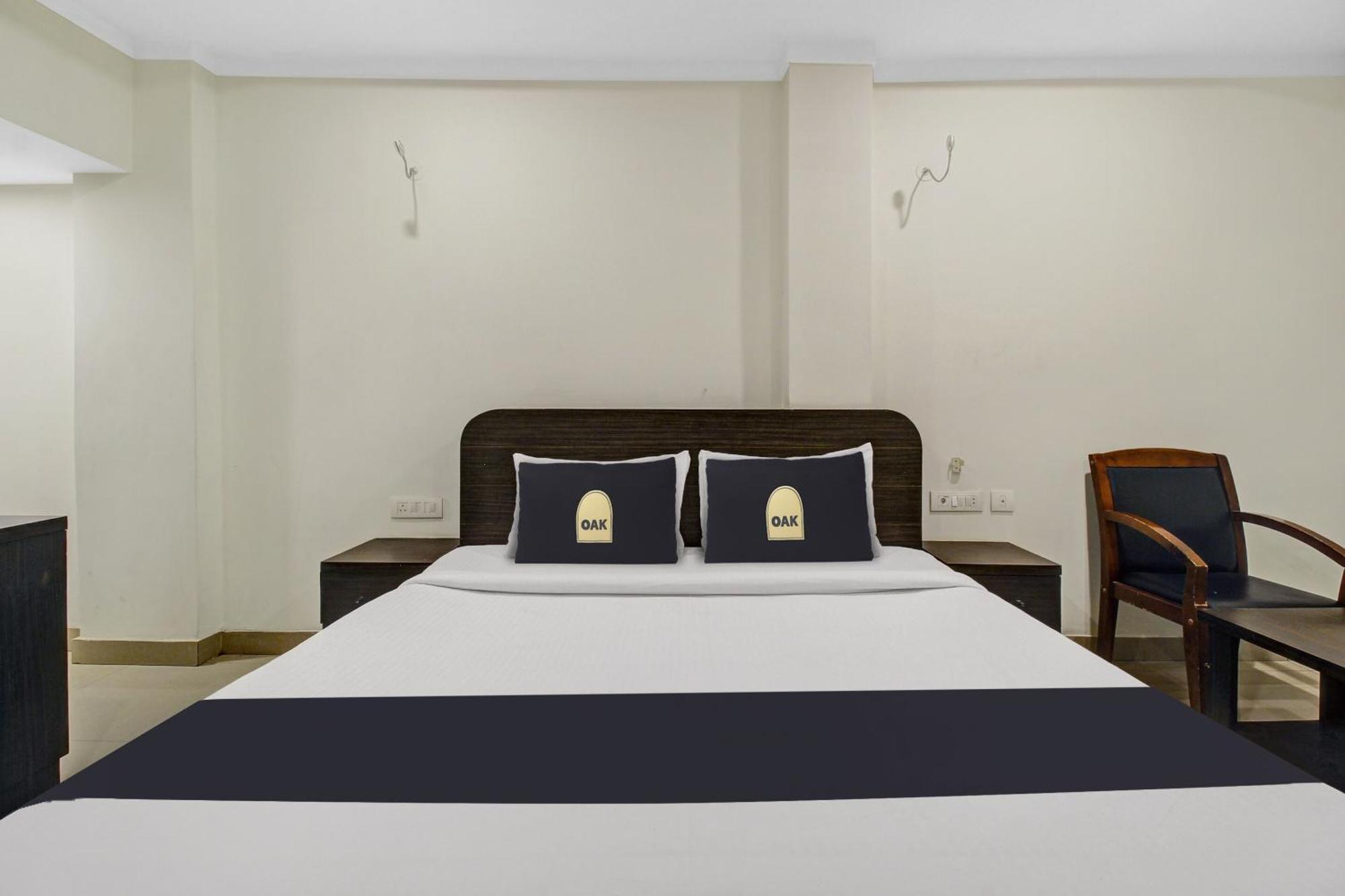 Super Townhouse Oak Lb Nagar Ramoji Hotell Hyderabad Exteriör bild