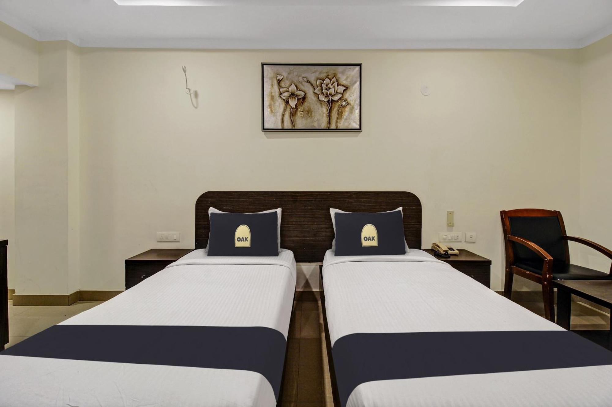Super Townhouse Oak Lb Nagar Ramoji Hotell Hyderabad Exteriör bild