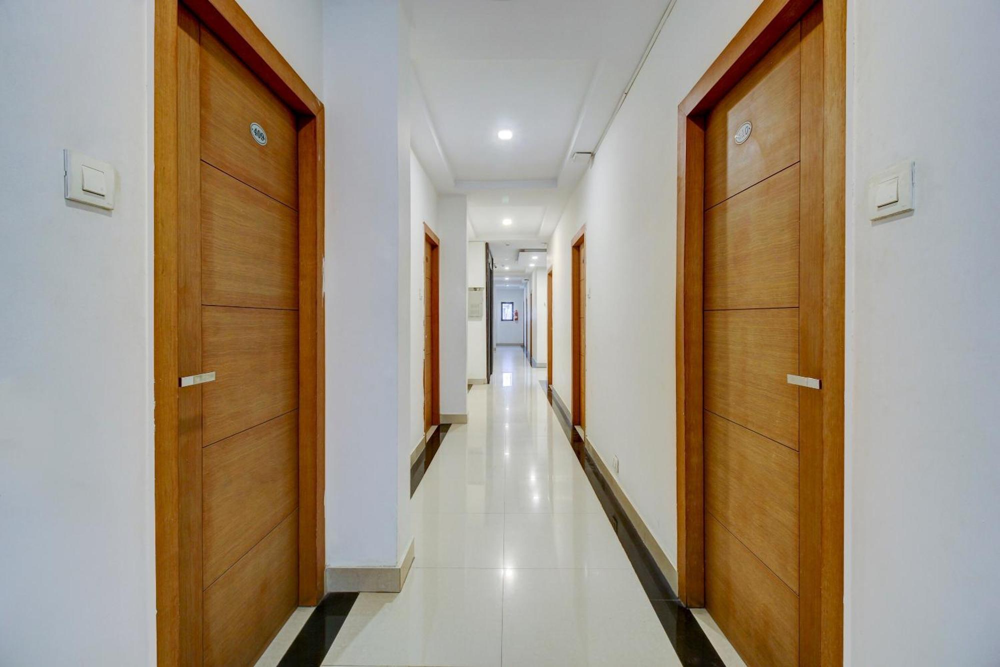 Super Townhouse Oak Lb Nagar Ramoji Hotell Hyderabad Exteriör bild