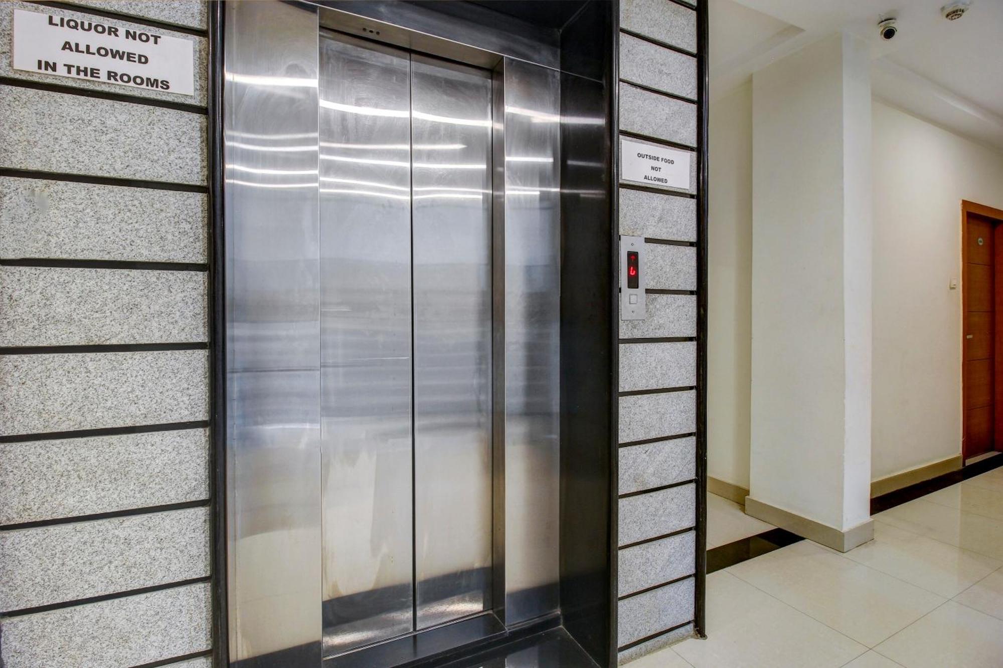 Super Townhouse Oak Lb Nagar Ramoji Hotell Hyderabad Exteriör bild